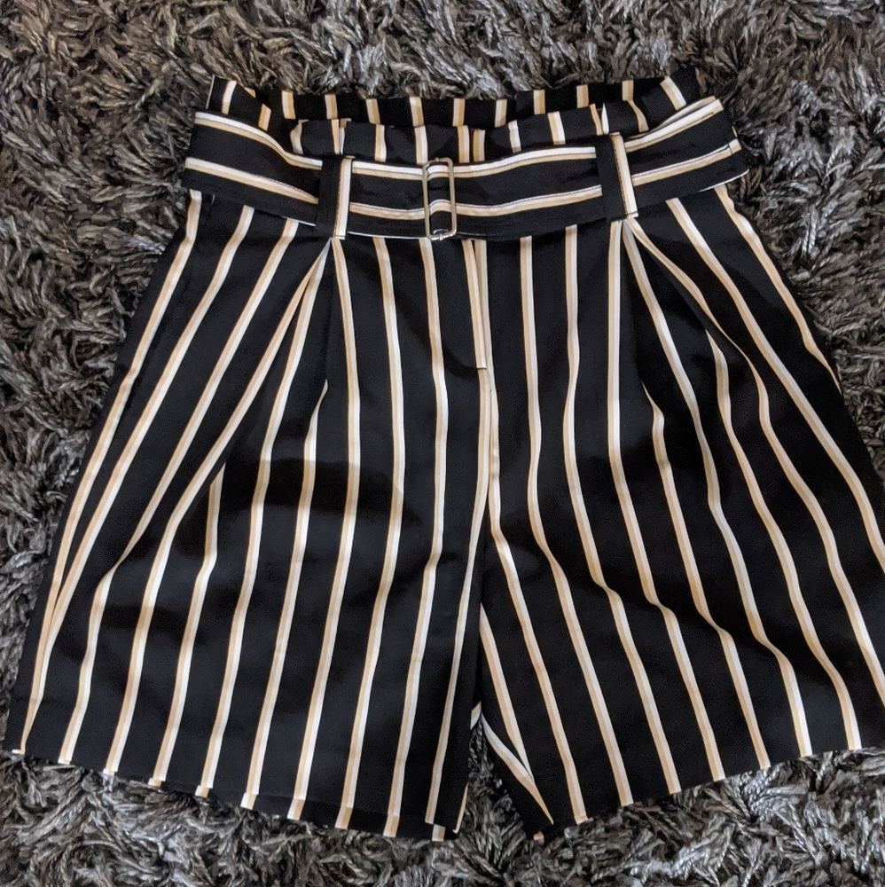 High waisted casual shorts